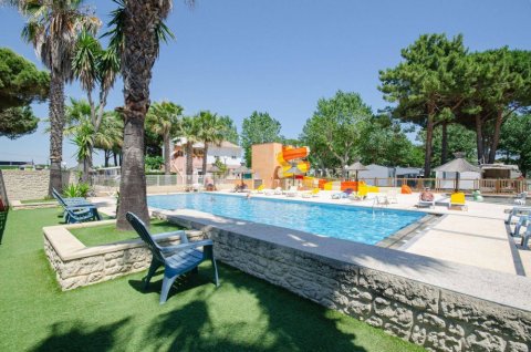 Location emplacement pour mobile home dans camping au Cap d'Agde.