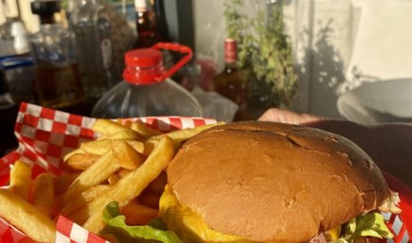 Les hamburgers du camping les Jardins d'Agathe Cap d'Agde!