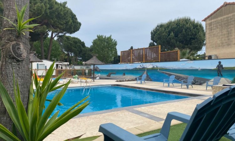 Piscine chauffée, toboggan aquatique et jeux d'eau au Cap d'Agde