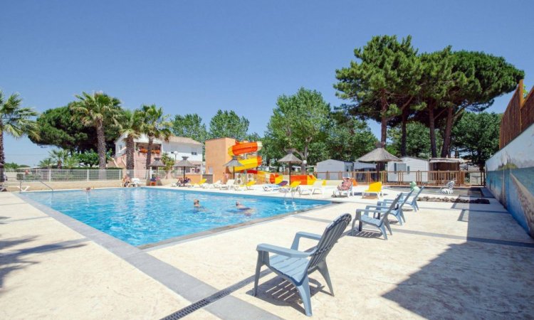 Piscine chauffée, toboggan aquatique et jeux d'eau au Cap d'Agde